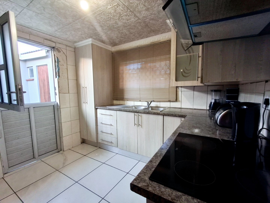 5 Bedroom Property for Sale in Mdantsane Eastern Cape